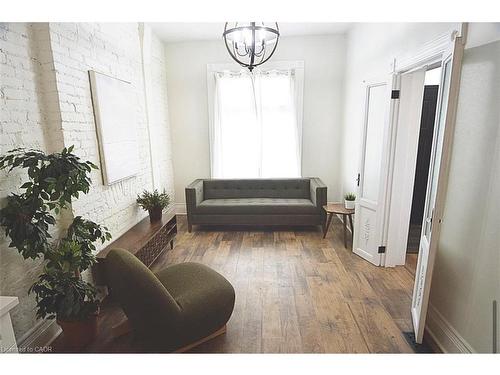 277 Main Street W, Hamilton, ON - Indoor Photo Showing Other Room