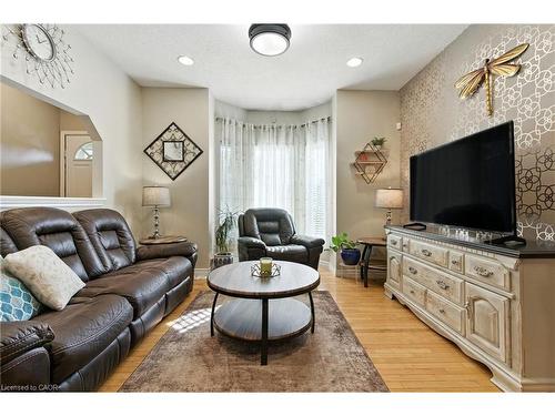 487 Catharine Street N, Hamilton, ON - Indoor Photo Showing Living Room