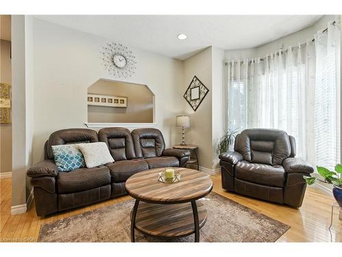 487 Catharine Street N, Hamilton, ON - Indoor Photo Showing Living Room
