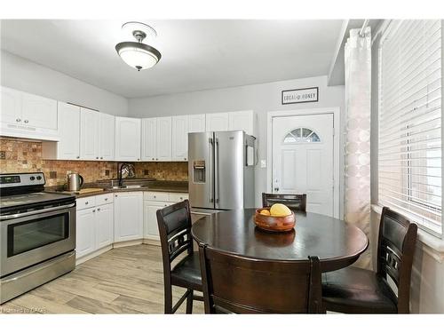 487 Catharine Street N, Hamilton, ON - Indoor Photo Showing Kitchen