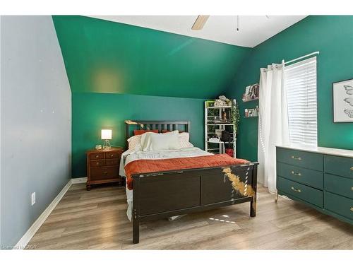 487 Catharine Street N, Hamilton, ON - Indoor Photo Showing Bedroom