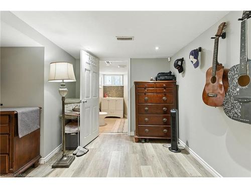 487 Catharine Street N, Hamilton, ON - Indoor