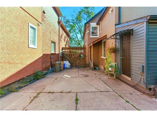 487 Catharine Street N, Hamilton, ON - Outdoor With Exterior