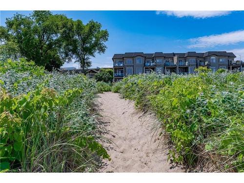 1081 Beach Boulevard, Hamilton, ON - Outdoor