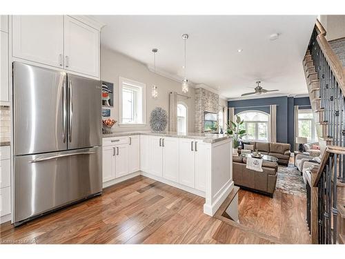1081 Beach Boulevard, Hamilton, ON - Indoor Photo Showing Kitchen With Stainless Steel Kitchen With Upgraded Kitchen