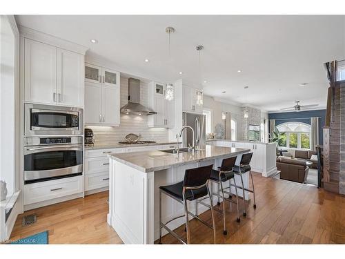 1081 Beach Boulevard, Hamilton, ON - Indoor Photo Showing Kitchen With Upgraded Kitchen