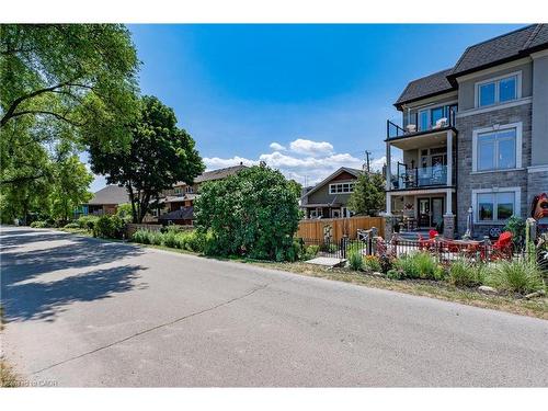 1081 Beach Boulevard, Hamilton, ON - Outdoor