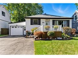 446 East 42nd Street  Hamilton, ON L8T 3B3