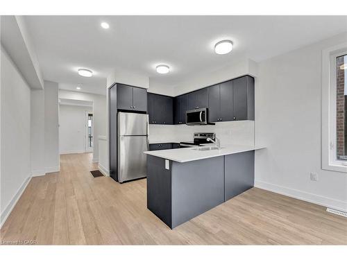 53-99 Roger Street, Waterloo, ON - Indoor Photo Showing Kitchen With Upgraded Kitchen