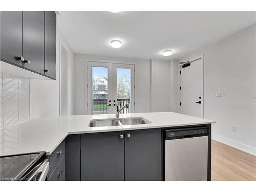 53-99 Roger Street, Waterloo, ON - Indoor Photo Showing Kitchen With Double Sink