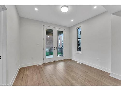 53-99 Roger Street, Waterloo, ON - Indoor Photo Showing Other Room