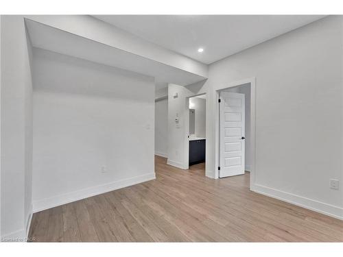 53-99 Roger Street, Waterloo, ON - Indoor Photo Showing Other Room