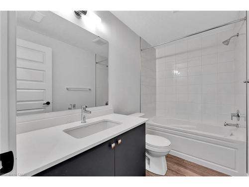 53-99 Roger Street, Waterloo, ON - Indoor Photo Showing Bathroom