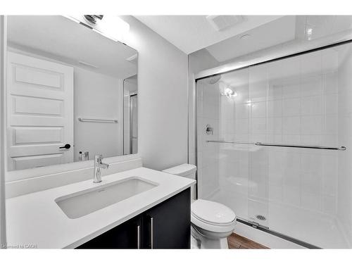 53-99 Roger Street, Waterloo, ON - Indoor Photo Showing Bathroom