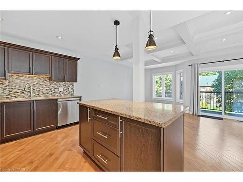 88 Wood Street E, Hamilton, ON - Indoor Photo Showing Kitchen With Upgraded Kitchen