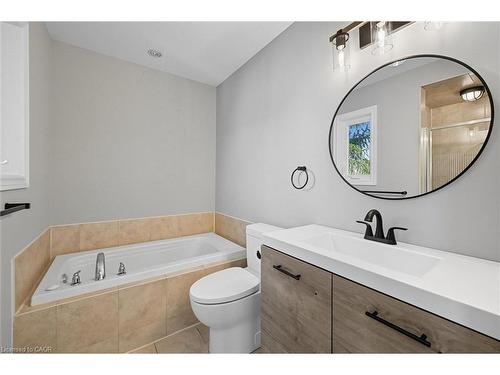 88 Wood Street E, Hamilton, ON - Indoor Photo Showing Bathroom