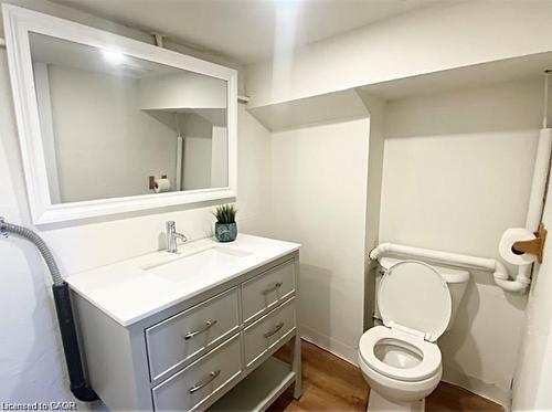 17 Hilda Place, Kitchener, ON - Indoor Photo Showing Bathroom