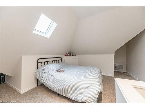 17 Hilda Place, Kitchener, ON - Indoor Photo Showing Bedroom