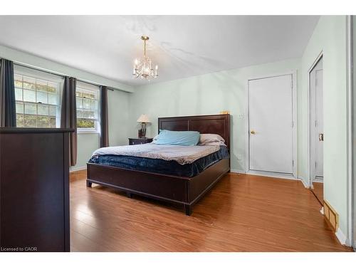 67 Elmhurst Drive, Hamilton, ON - Indoor Photo Showing Bedroom