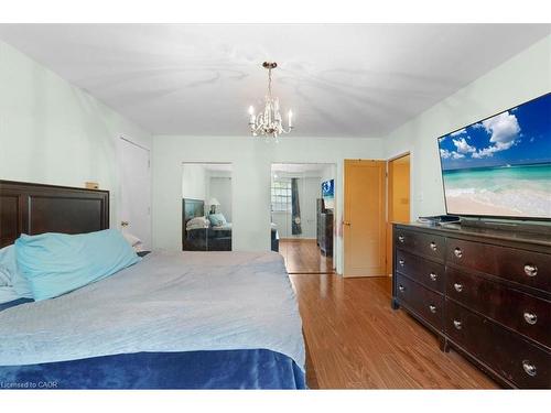 67 Elmhurst Drive, Hamilton, ON - Indoor Photo Showing Bedroom