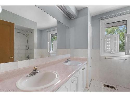 67 Elmhurst Drive, Hamilton, ON - Indoor Photo Showing Bathroom