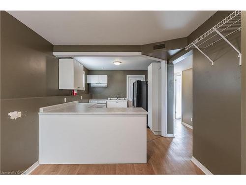 138 Carlton Street, St. Catharines, ON - Indoor