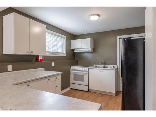 138 Carlton Street, St. Catharines, ON - Indoor Photo Showing Kitchen