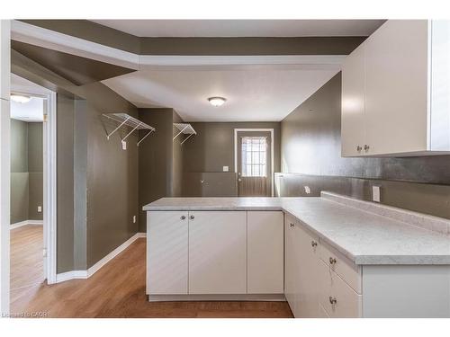 138 Carlton Street, St. Catharines, ON - Indoor Photo Showing Kitchen