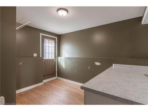 138 Carlton Street, St. Catharines, ON - Indoor Photo Showing Other Room