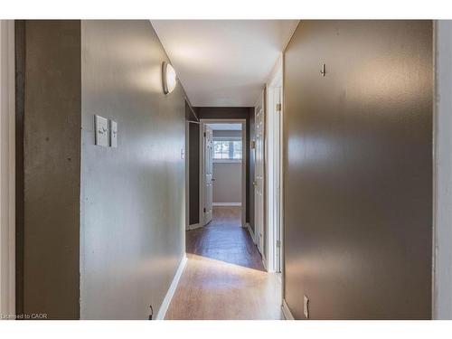 138 Carlton Street, St. Catharines, ON - Indoor Photo Showing Other Room
