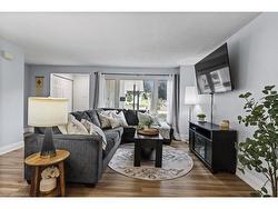 331 Preston Parkway  Cambridge, ON N3H 4Z4