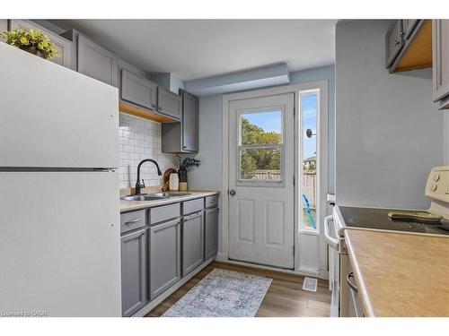 331 Preston Parkway, Cambridge, ON - Indoor Photo Showing Kitchen
