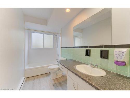 50 Gordon Avenue, Kitchener, ON - Indoor Photo Showing Bathroom