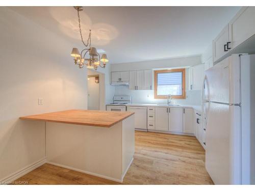 69 Bismark Drive, Cambridge, ON - Indoor Photo Showing Kitchen