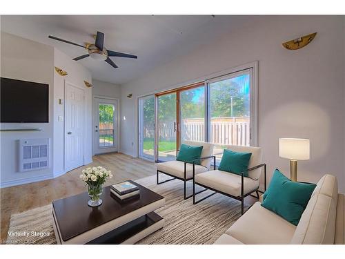 69 Bismark Drive, Cambridge, ON - Indoor Photo Showing Living Room