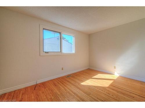 69 Bismark Drive, Cambridge, ON - Indoor Photo Showing Other Room