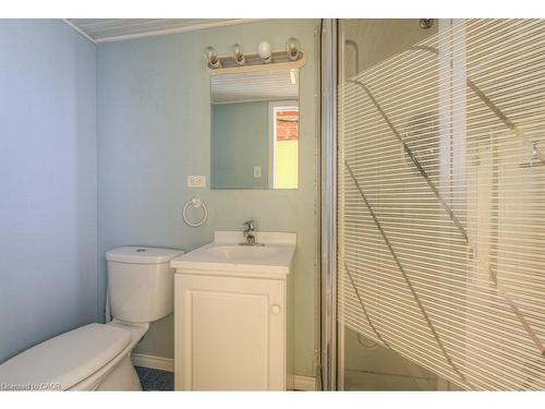 69 Bismark Drive, Cambridge, ON - Indoor Photo Showing Bathroom