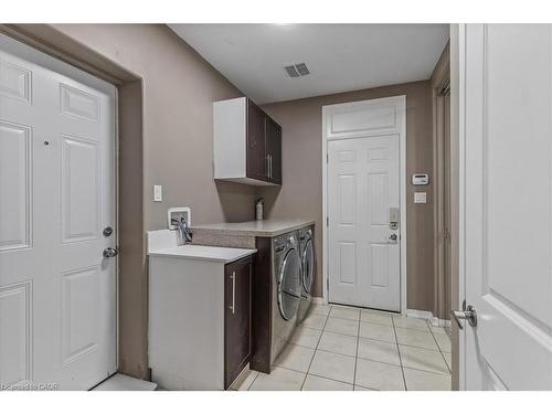 304 Falling Green Crescent, Kitchener, ON - Indoor Photo Showing Laundry Room