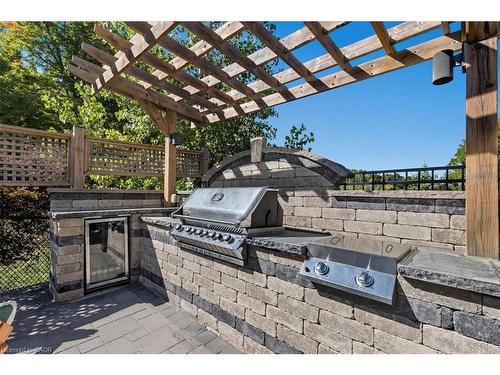 304 Falling Green Crescent, Kitchener, ON - Outdoor