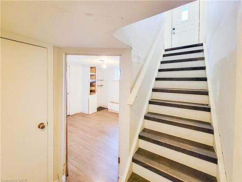109 Terrace Drive, Hamilton, ON - Indoor Photo Showing Other Room