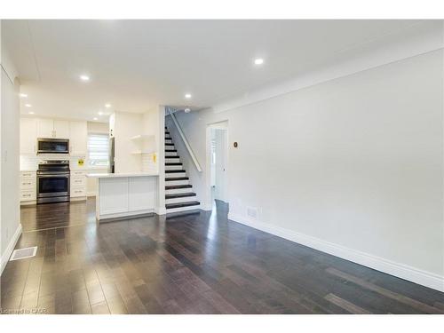 109 Terrace Drive, Hamilton, ON - Indoor Photo Showing Kitchen