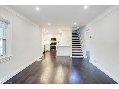 109 Terrace Drive, Hamilton, ON - Indoor Photo Showing Other Room