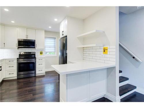 109 Terrace Drive, Hamilton, ON - Indoor Photo Showing Kitchen