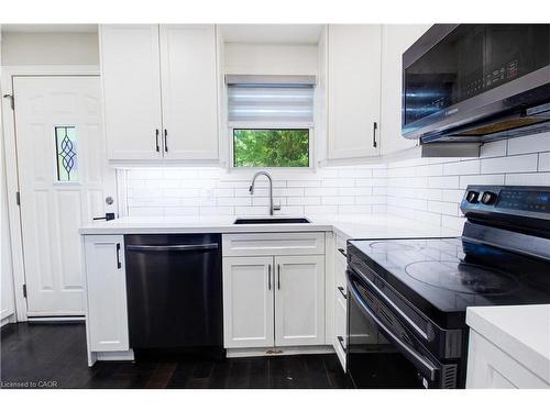109 Terrace Drive, Hamilton, ON - Indoor Photo Showing Kitchen