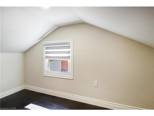 109 Terrace Drive, Hamilton, ON - Indoor Photo Showing Other Room