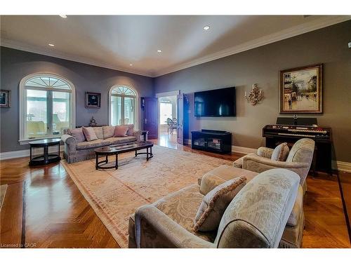 499 Scenic Drive, Hamilton, ON - Indoor Photo Showing Living Room With Fireplace