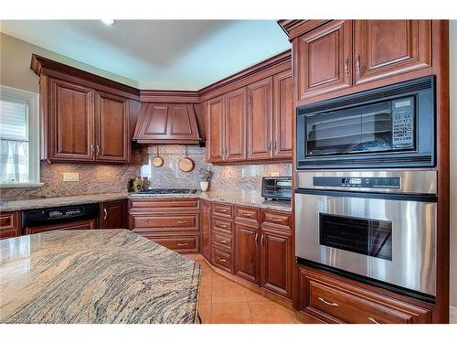 499 Scenic Drive, Hamilton, ON - Indoor Photo Showing Kitchen