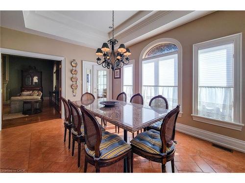 499 Scenic Drive, Hamilton, ON - Indoor Photo Showing Dining Room