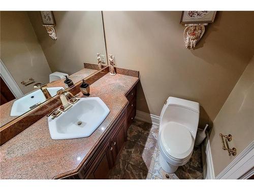 499 Scenic Drive, Hamilton, ON - Indoor Photo Showing Bathroom