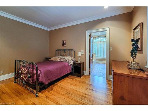 499 Scenic Drive, Hamilton, ON - Indoor Photo Showing Bedroom